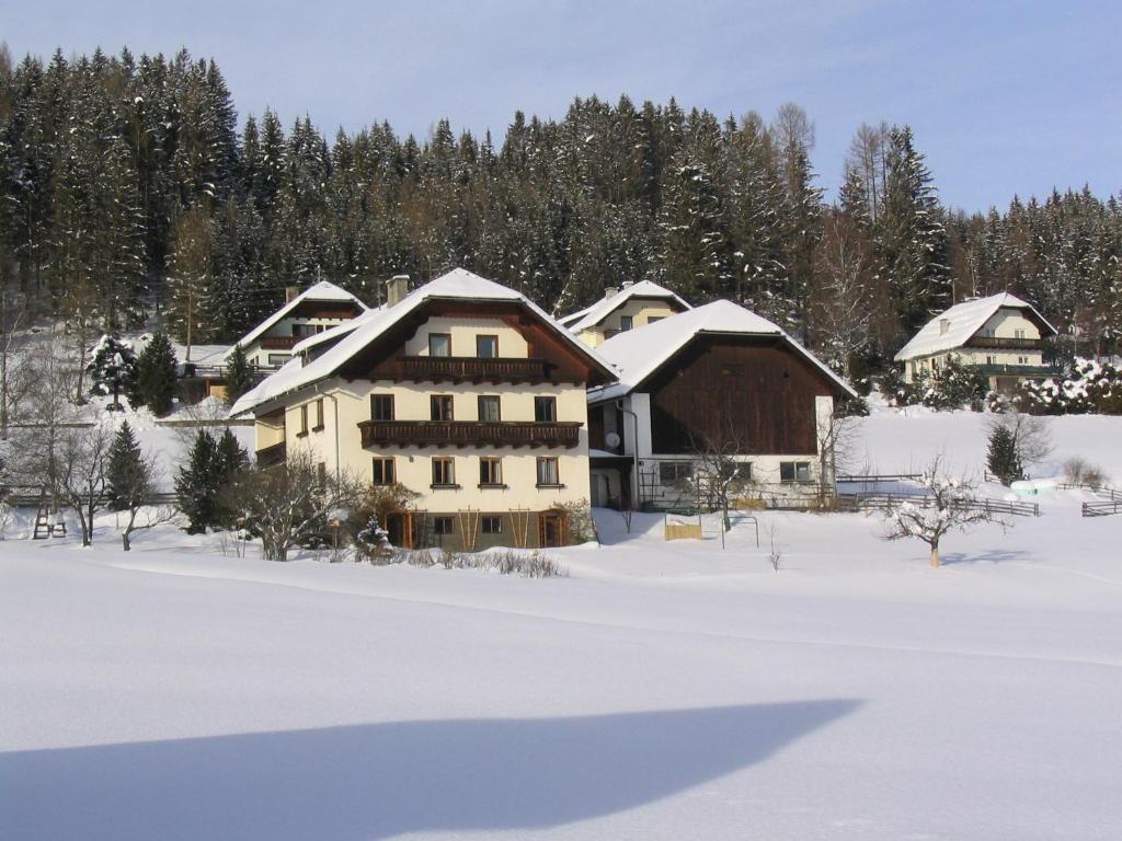 Haus Pfarrkirchner Apartment Mauterndorf  Exterior photo